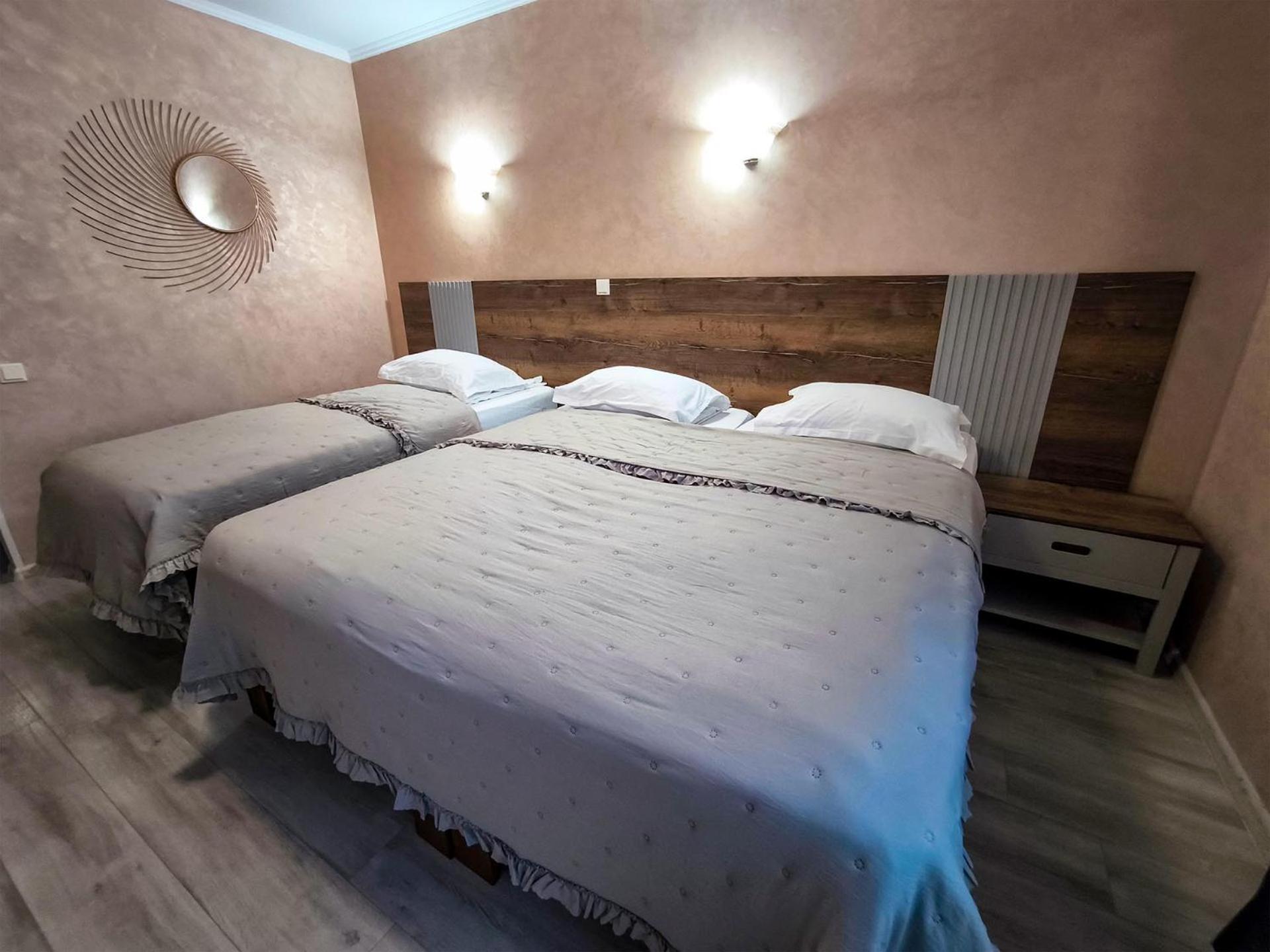 Hotel Dorobanti Iasi Buitenkant foto