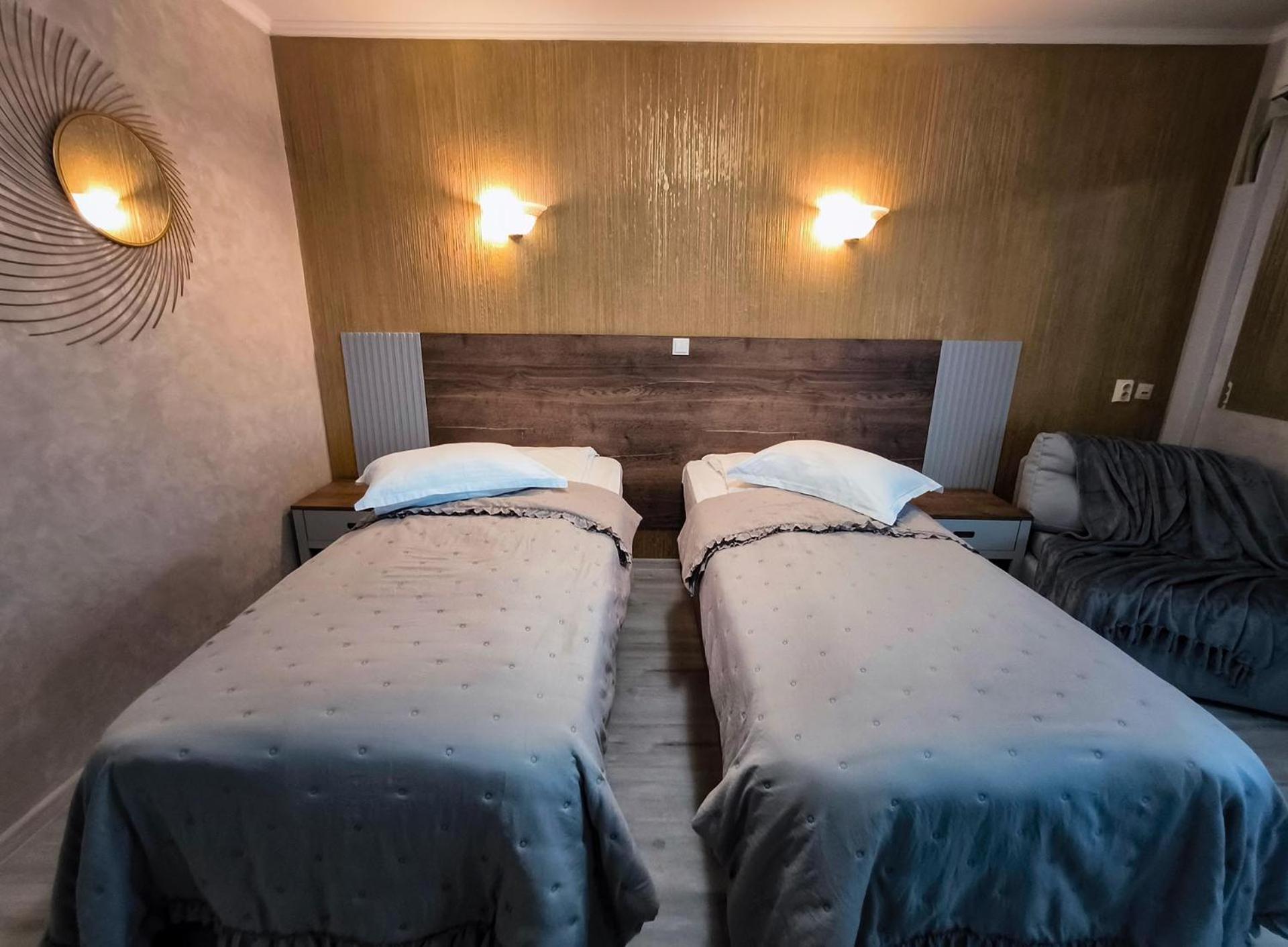 Hotel Dorobanti Iasi Buitenkant foto