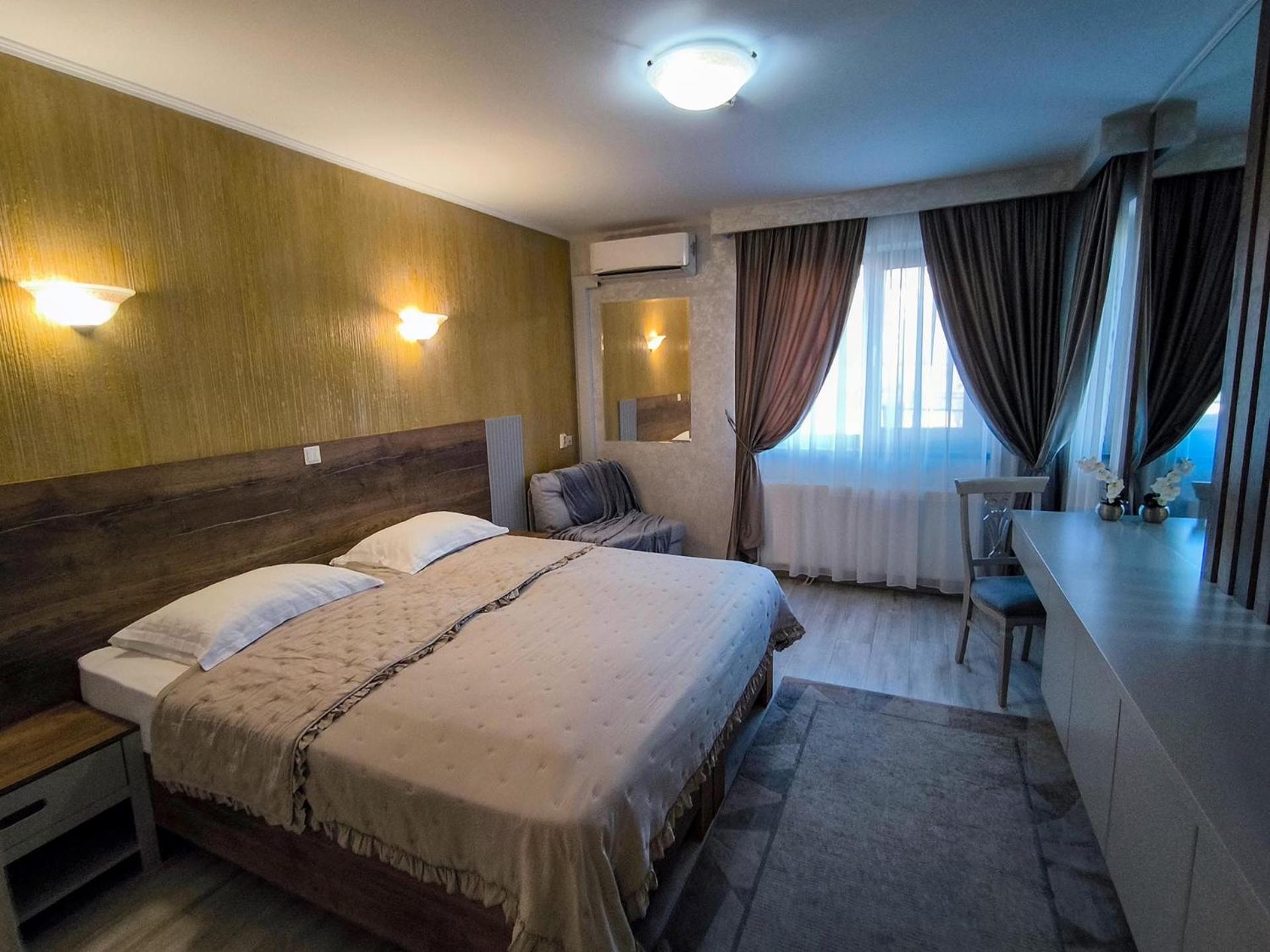 Hotel Dorobanti Iasi Buitenkant foto