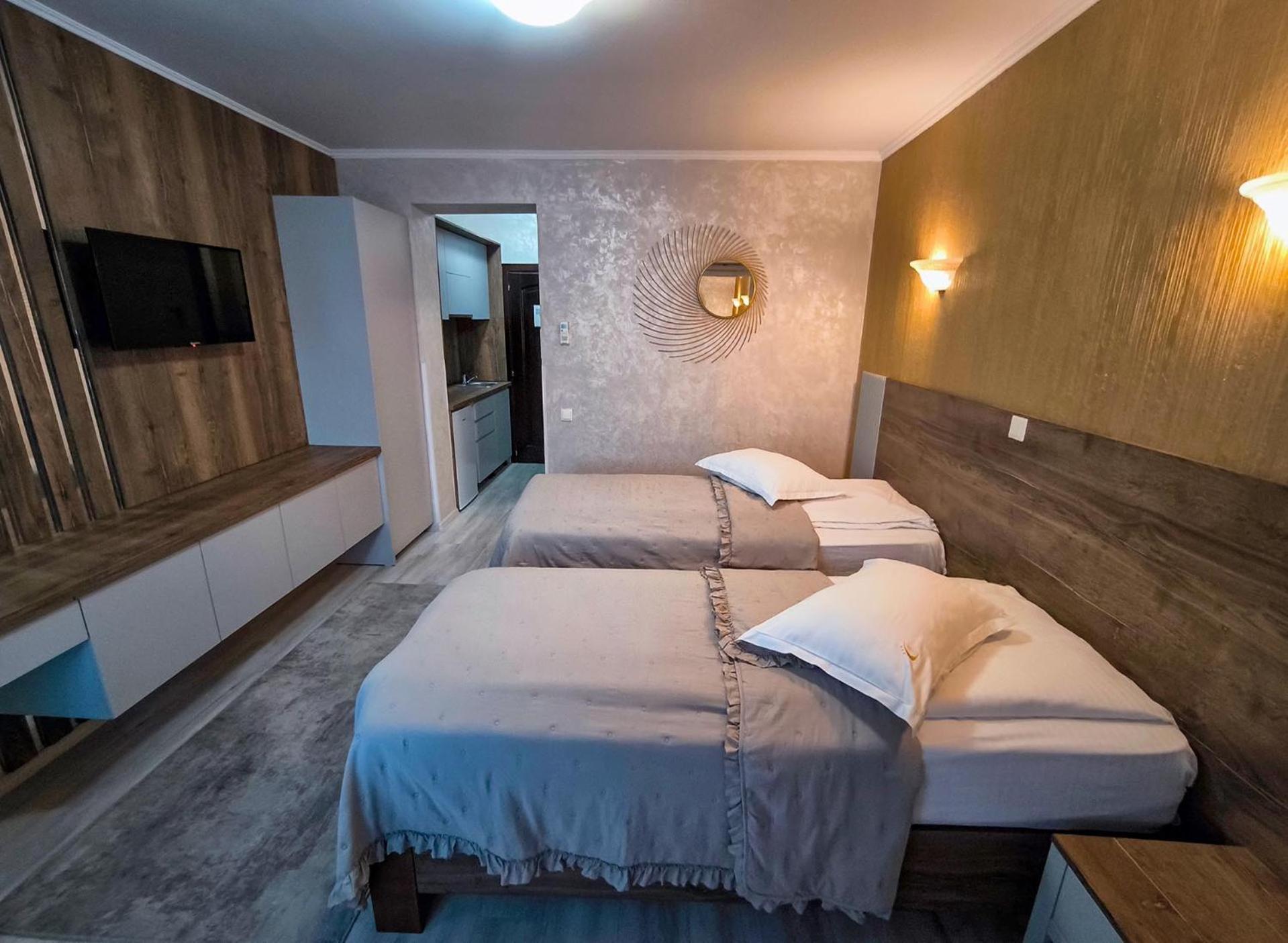 Hotel Dorobanti Iasi Buitenkant foto